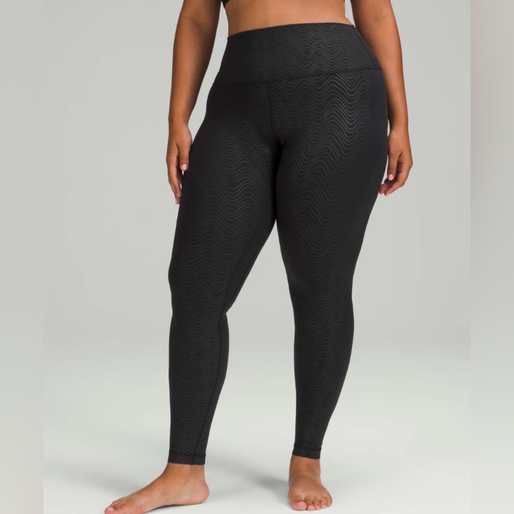 Lululemon Align High-Rise Pant 28"
Aqueous Emboss Black